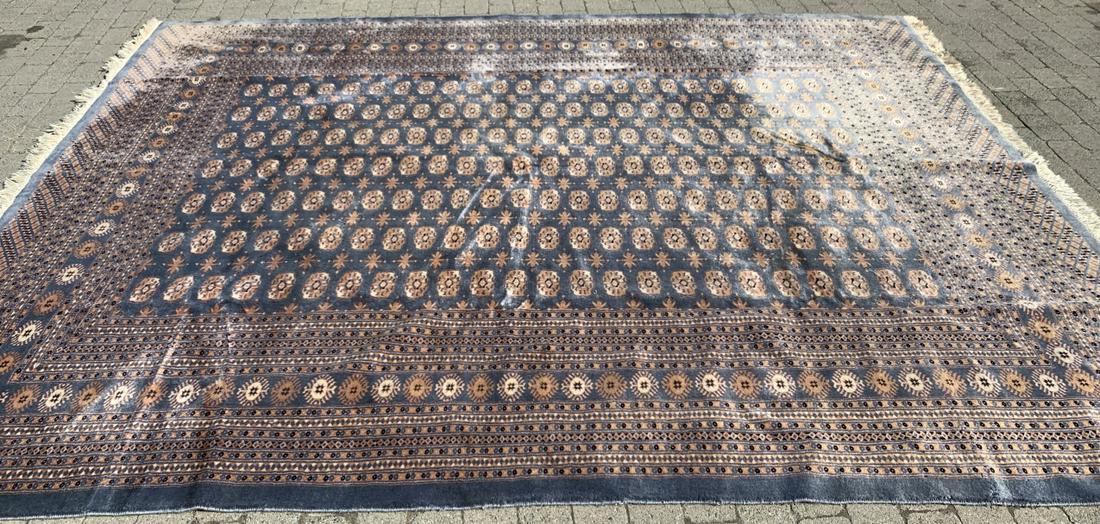 Hand Woven Oriental Style Wool Rug / Carpet (1 of 7)