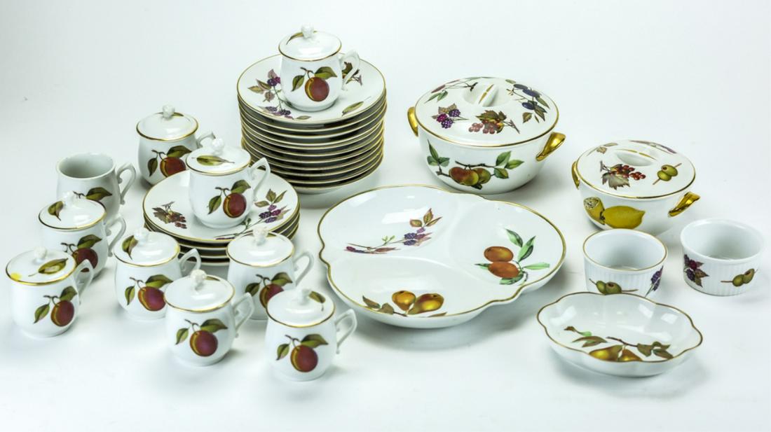 Royal Worcester Evesham Porcelain Serving Pieces (1 of 5)