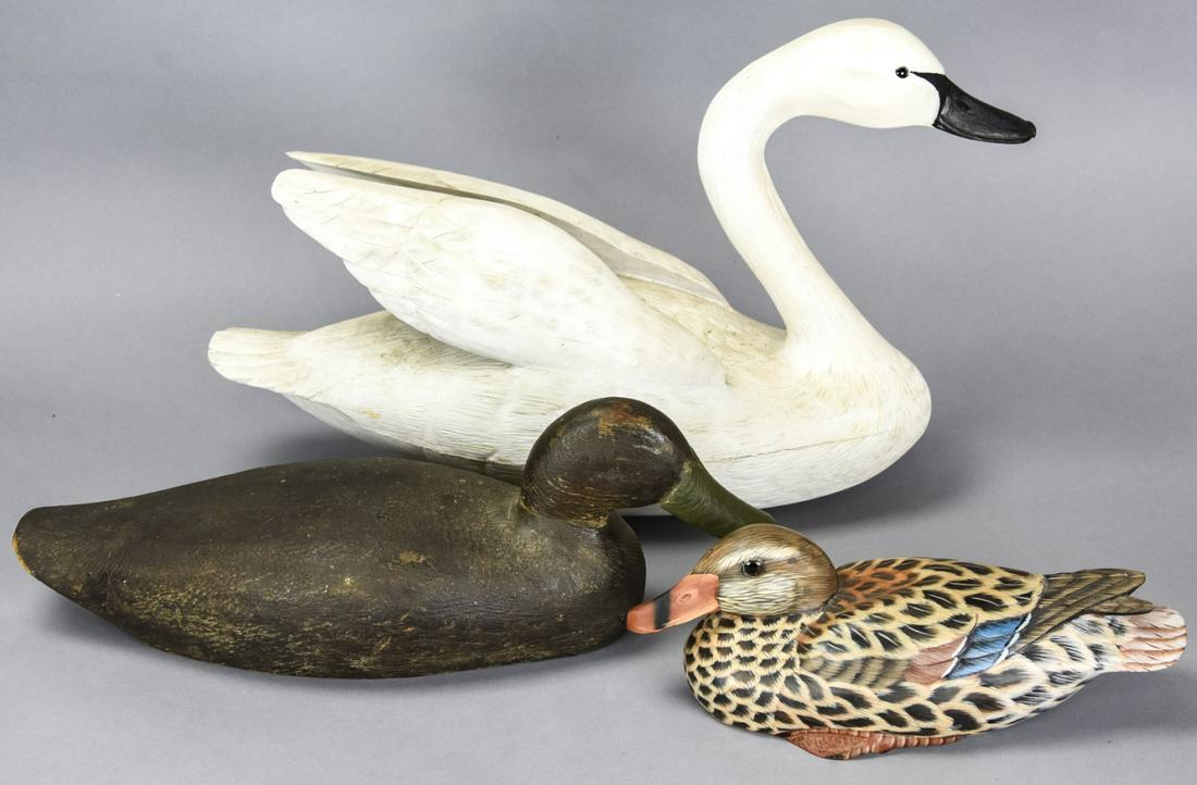Bill Hickson Signed Hand Carved Swan Decoy. (1 of 5)