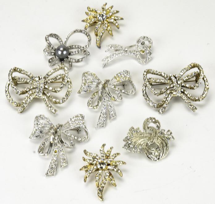 Lot of 9 Vintage Rhinestone Bow Form Brooches (1 of 7)