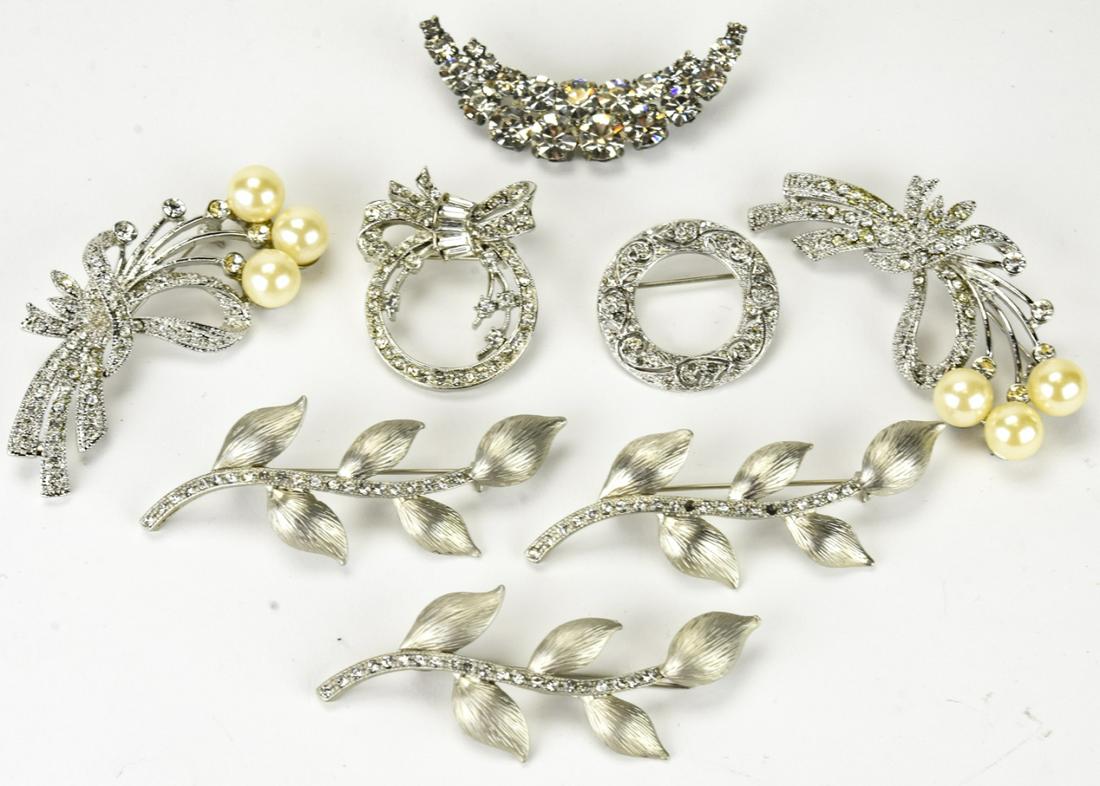 Lot of 8 Vintage Rhinestone Pins (1 of 5)