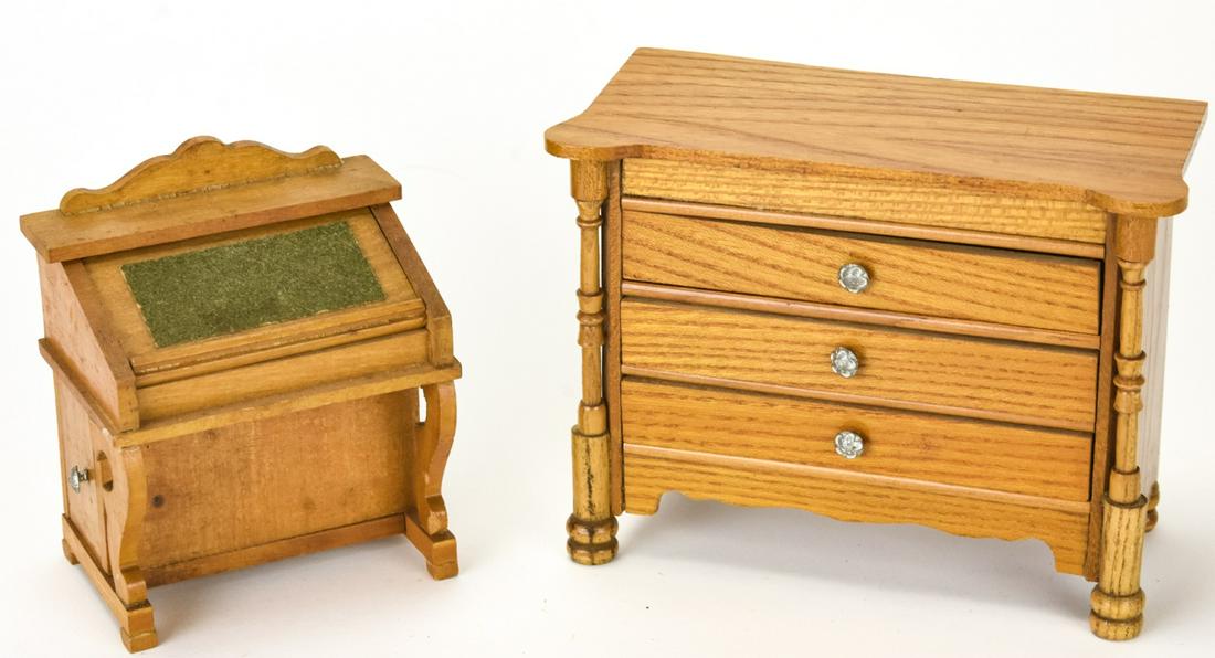 Antique 19th C Schneegas Oak Dollhouse Furniture (1 of 8)