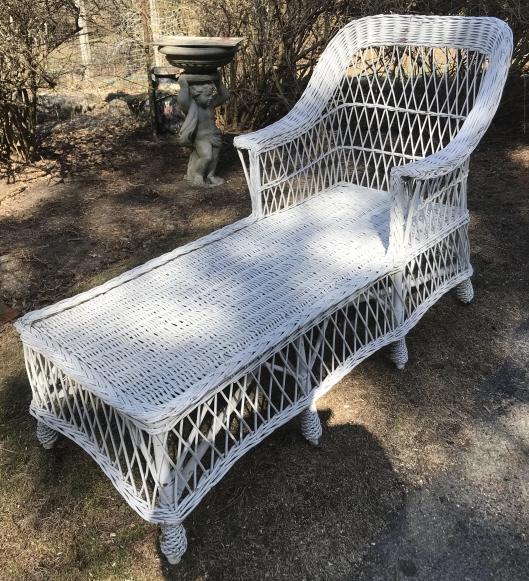 Vintage American Wicker Chaise Lounge (1 of 3)