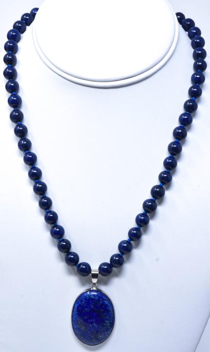 Lapis Lazuli Beaded Necklace w Large Pendant (1 of 6)