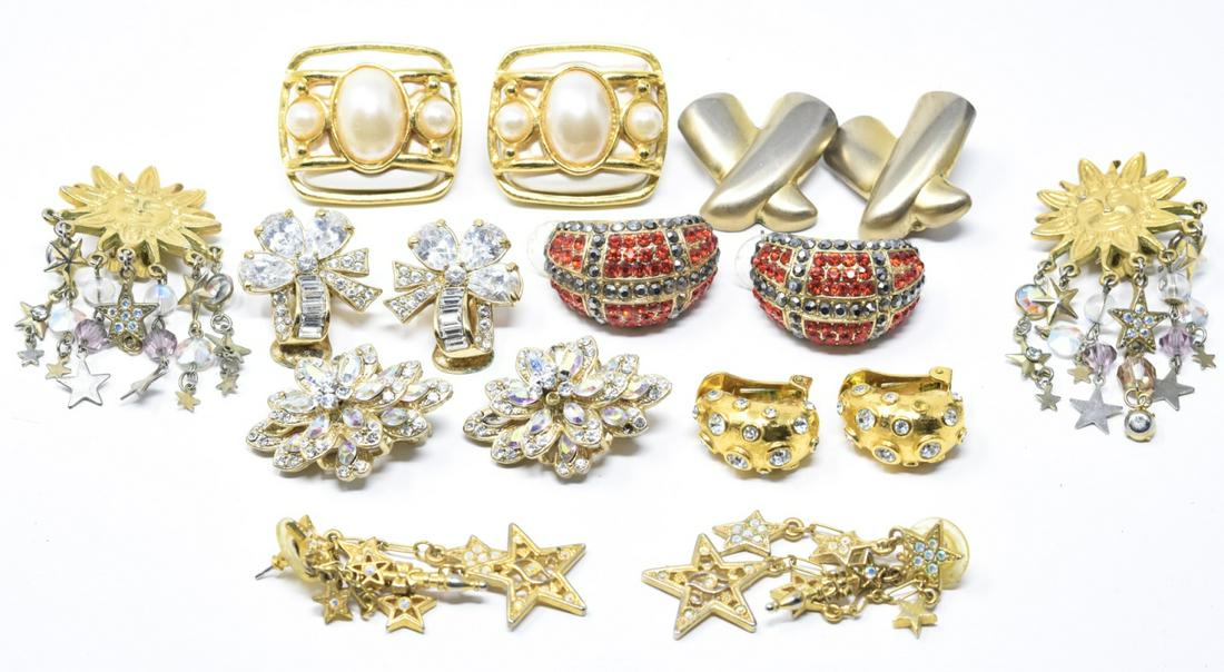 Collection Vintage Costume Jewelry Clip Earrings (1 of 9)