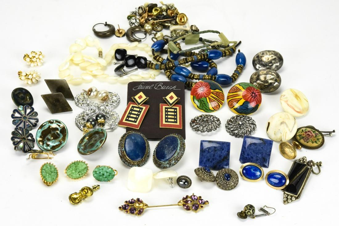 Collection Vintage Costume Jewelry Incld Earrings (1 of 8)