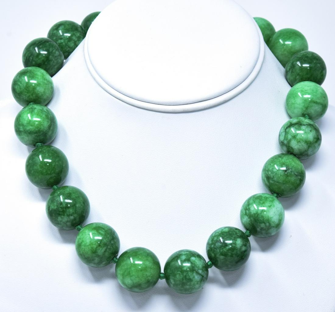 Necklace w Large 20mm Nephrite Jade Beads (1 of 5)