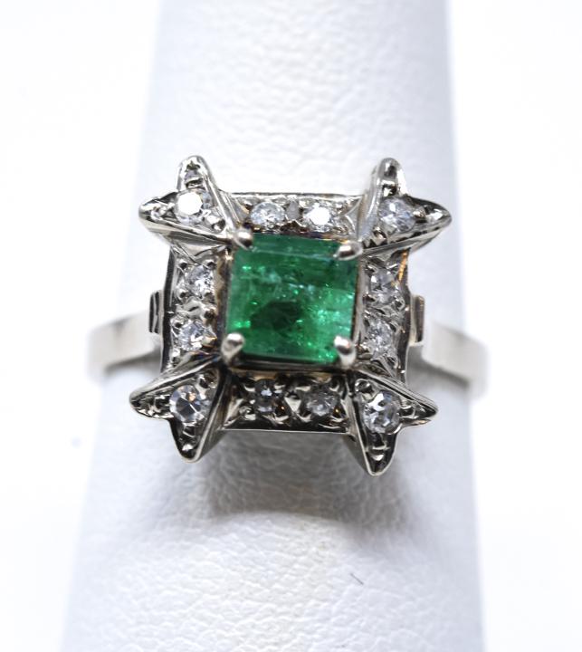 Estate 14kt White Gold Emerald & Diamond Ring (1 of 5)