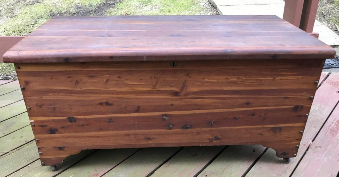 Country American Style Cedar Wood Blanket Chest (1 of 3)