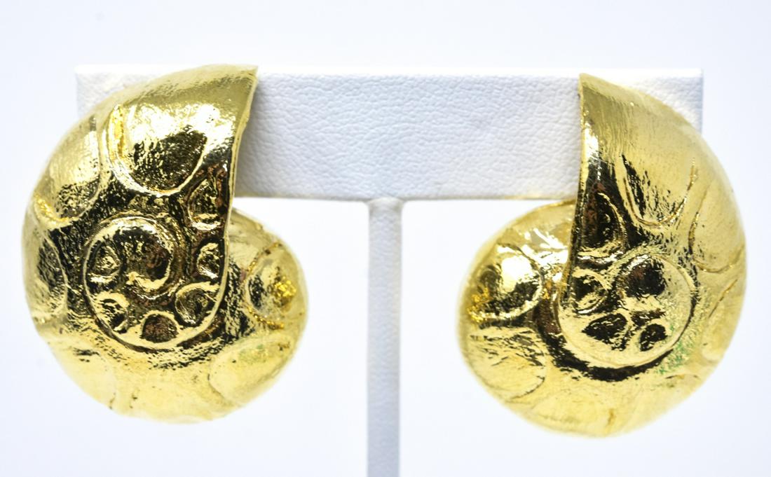 Vintage Ferre Italian Gilt Clip on Shell Earrings: Pair of Vintage C 1980s Ferre Italian Gilt Clip on Shell Earrings. High shine and matte gilt finish. Clip on. Singed on backs. Each measures 1.2 inches in length.
