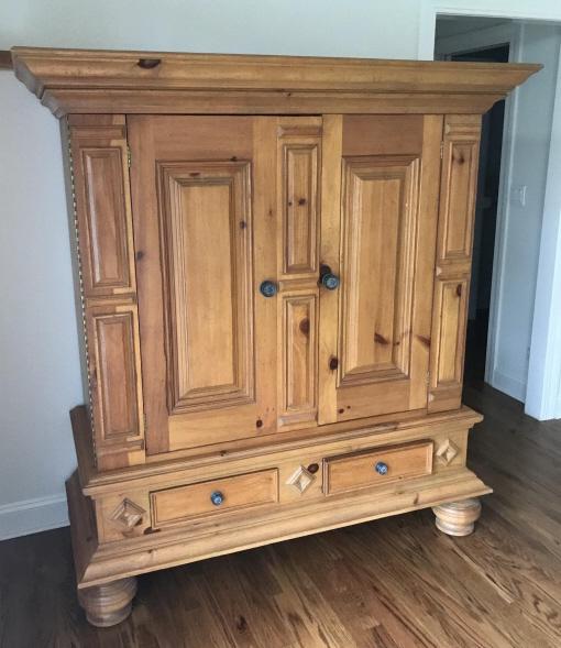 Baker Milling Road Pine Armoire or Cupboard (1 of 5)