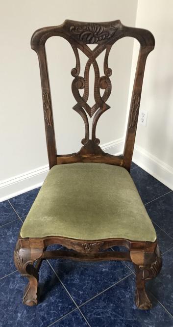 English Thomas Chippendale Style Carved Chair: English Thomas Chippendale Style Carved Chair. Measures 42 x 22 x 21 inches.