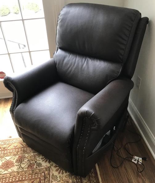 Contemporary Reclining Armchair by Serta w Remote (1 of 3)