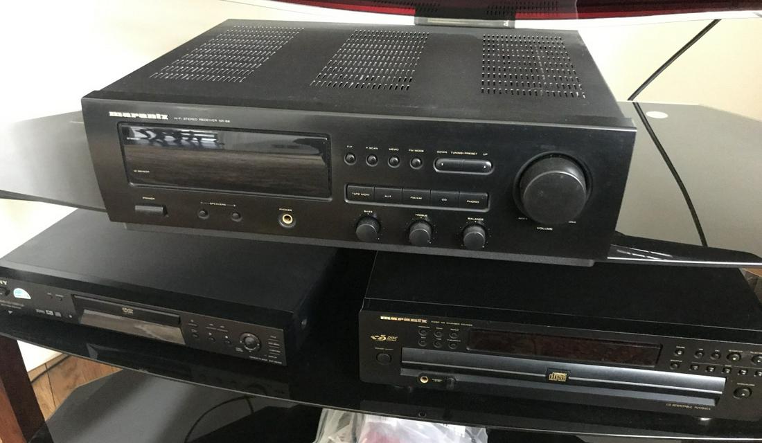 Marantz Stereo Receiver & CD Changer / SONY DVD (1 of 6)