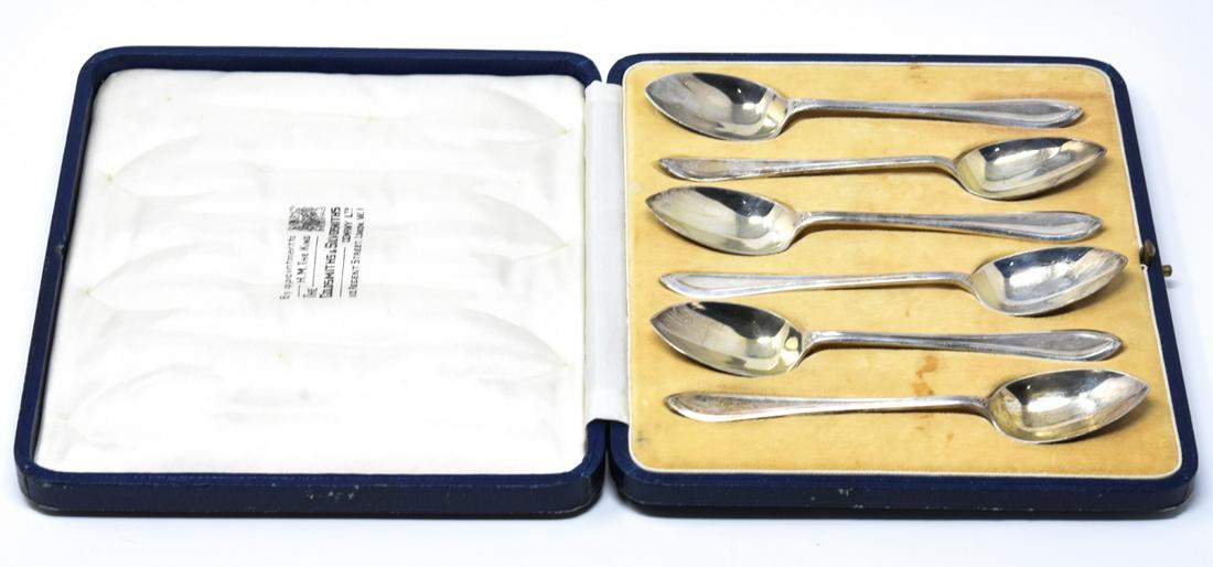 Six English Sterling Silver Fruit Spoon in Case (1 of 10)
