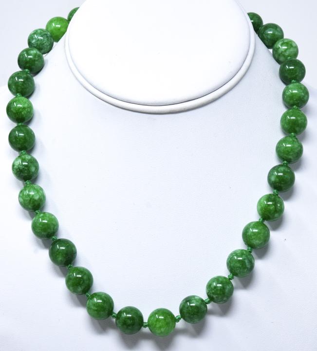Nephrite Jade Necklace w 10mm Round Beads (1 of 5)