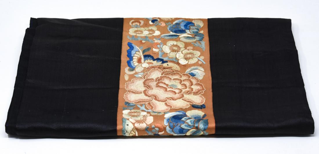 Chinese Silk Embroidered Runner / Tapestry (1 of 5)