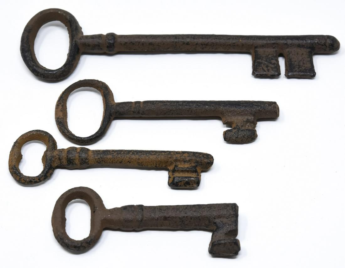4 Antique Cast Iron Large Scale Skeleton Keys (1 of 6)