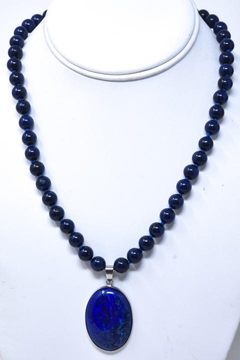 Hand Knotted Necklace w Lapis Lazuli Pendant (1 of 6)