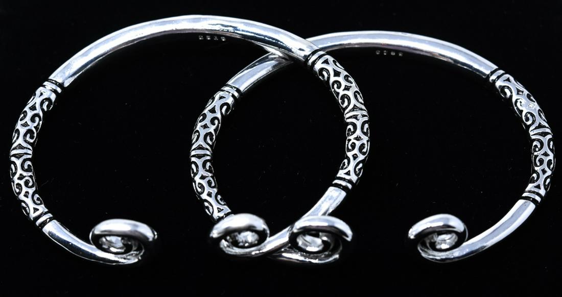 Pr Sterling Silver Bangle Bracelet w Black Enamel (1 of 7)