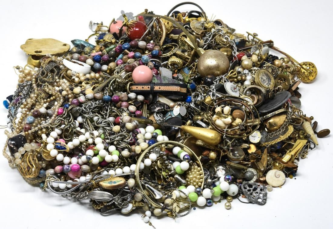 Large Lot of Antique & Vintage Costume Jewelry (1 of 9)