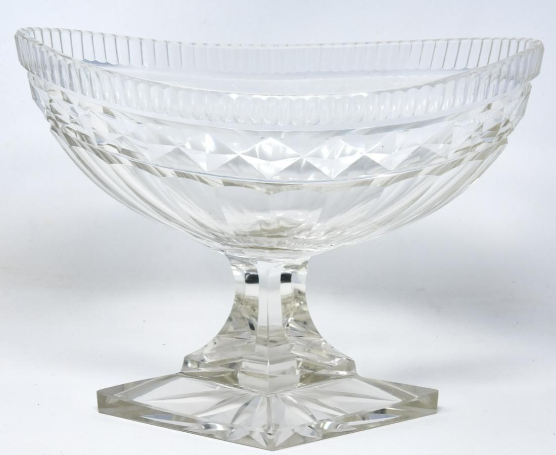 Antique C 1820 Georgian Era Cut Glass Center Piece: Antique C 1820 Georgian Era Cut Glass Center Piece / Urn. Measures 7.25 x 9.75 x 5.5 inches.