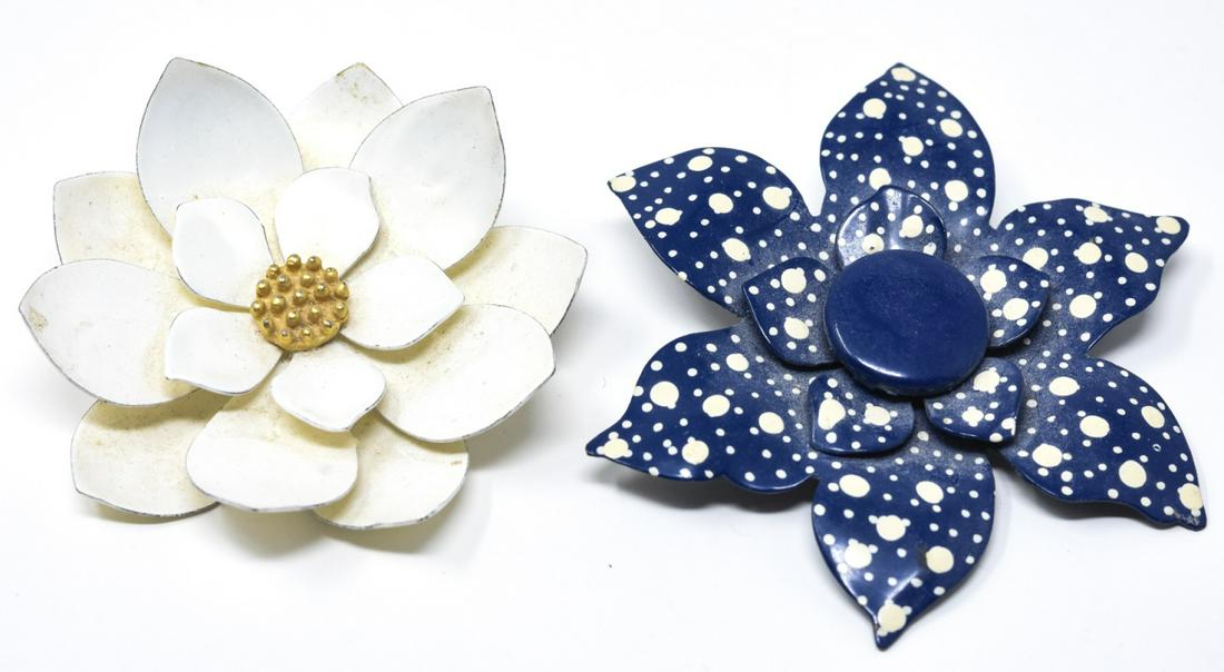 2 Vintage Large Scale Floral Brooches / Pins (1 of 6)