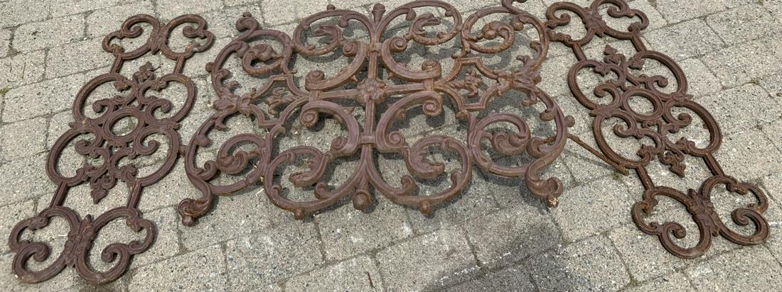 3 Pieces Cast Iron Garden Gate Salvage (1 of 4)