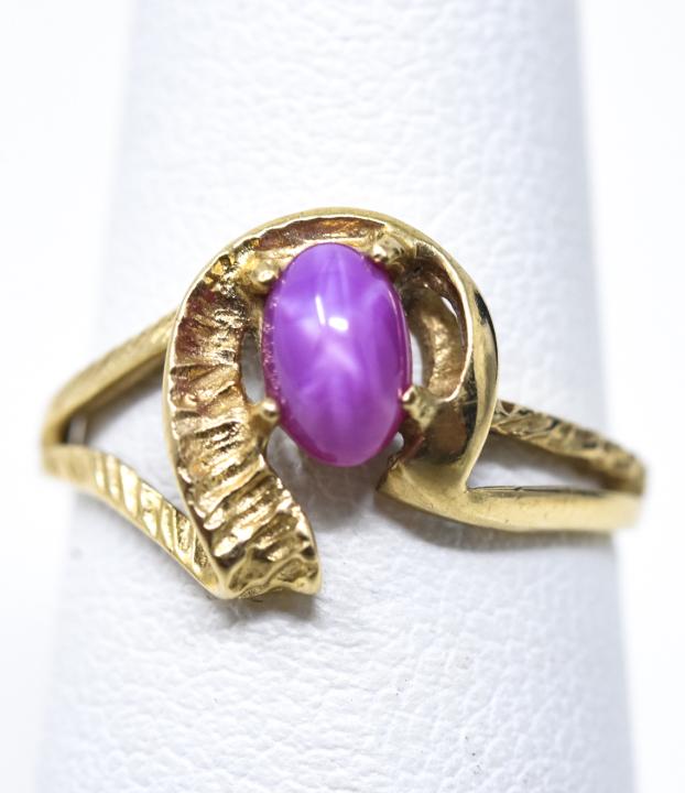 Estate 10kt Yellow Gold & Cabochon Star Ruby Ring (1 of 6)