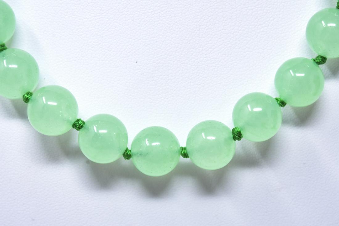 10mm Green Nephrite Jade Bead Necklace (1 of 5)