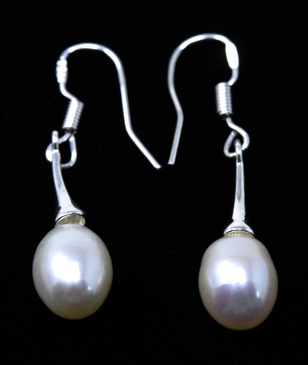 Pair Sterling Silver Baroque Pearl Pendant Earring (1 of 4)