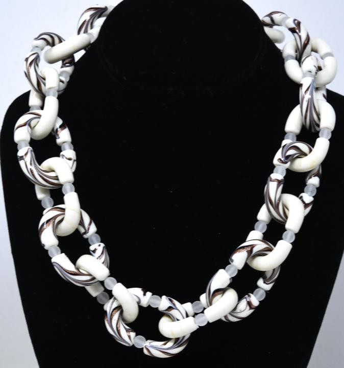 C 1990 Murano Italy Handblown Glass Link Necklace: C 1990 Murano Italy Handblown Glass Link Necklace. Murano Italy oval links of white U shape and marbelized U shape glass beads with opaque rounds. All hand blown. Possibly Barovier and Toso. 21 inches