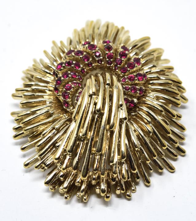 Vintage Ciner Brooch or Pendant w Ruby Paste: Vintage Ciner Brooch or Pendant w Ruby Paste Rhinestones. Signed. Circa 1960s. Measures 2.5 inches in length.