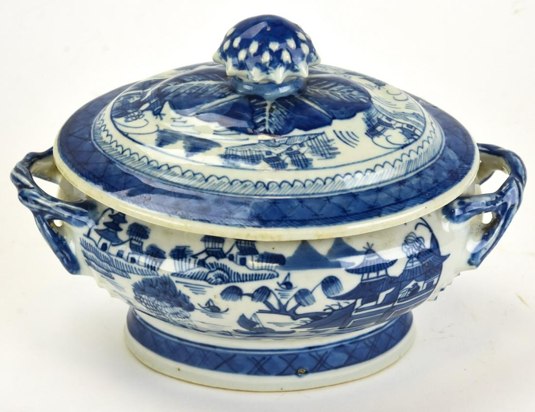 Chinese Canton Blue & White Porcelain Tureen: Chinese Canton Blue & White Porcelain Tureen. Hand painted tureen. Measures 6 x 8.5 x 6 inches.