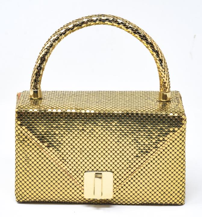 Vintage C 1950s Gold Tone Mesh Metal Purse (1 of 9)