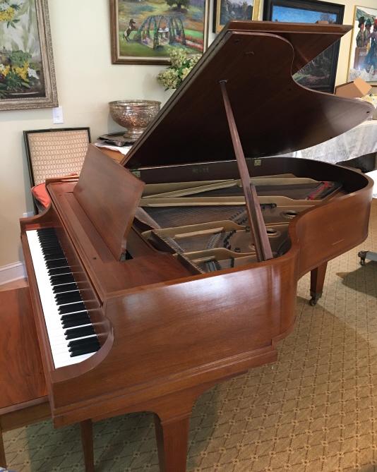 Antique C 1900 Baldwin L Grand Piano: Antique C 1900 Baldwin L Grand Piano. Baldwin grand piano marked Paris 1900. Marked L 192185. Measures approximately 40 inches x 76 inches x 58 inches.