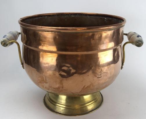 Vintage Brass, Copper, and Delft Handled Scuttle: Vintage Brass, Copper, and Delft Handled Scuttle. 12 inches x 18 inches in diameter.