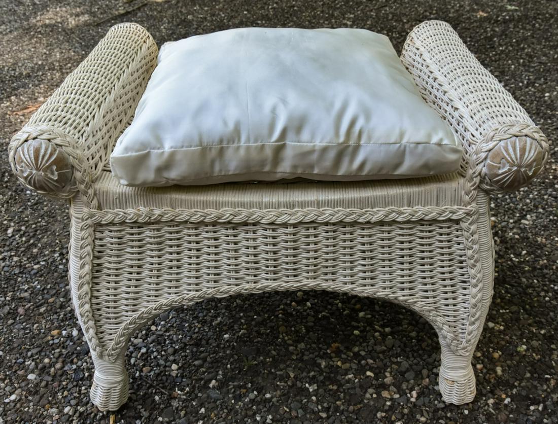 Cottage / Shabby Chic Wicker Bedroom / Hall Bench (1 of 5)