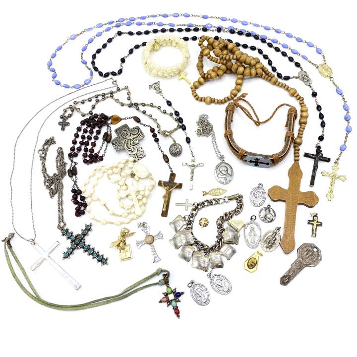 Large Lot of Religious / Rosaries Medals (1 of 4)