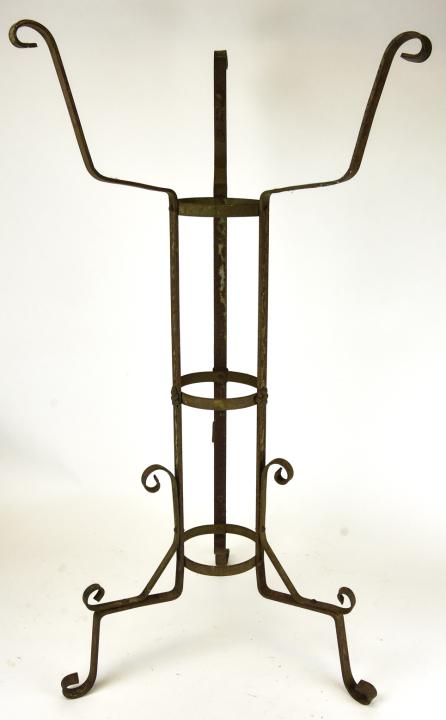 Vintage Wrought Iron Outdoor Pot Plant Stand (1 of 7)
