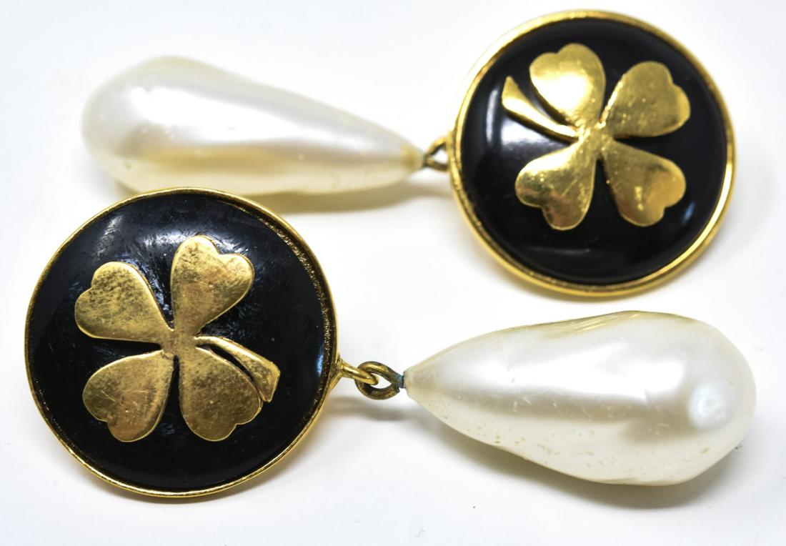 Pair Chanel Faux Pearl & Clover Earrings (1 of 7)