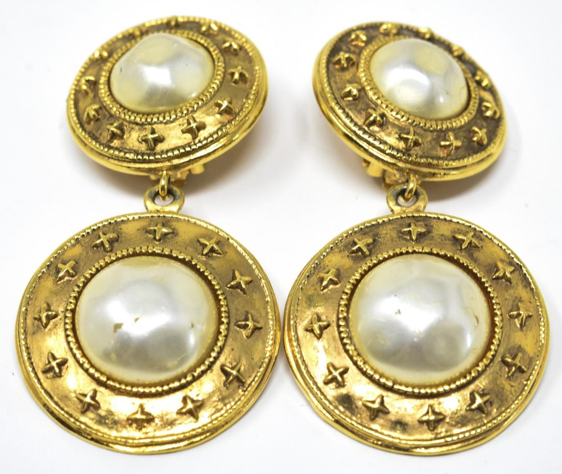 Pair Vintage Chanel Faux Pearl Clip On Earrings (1 of 9)