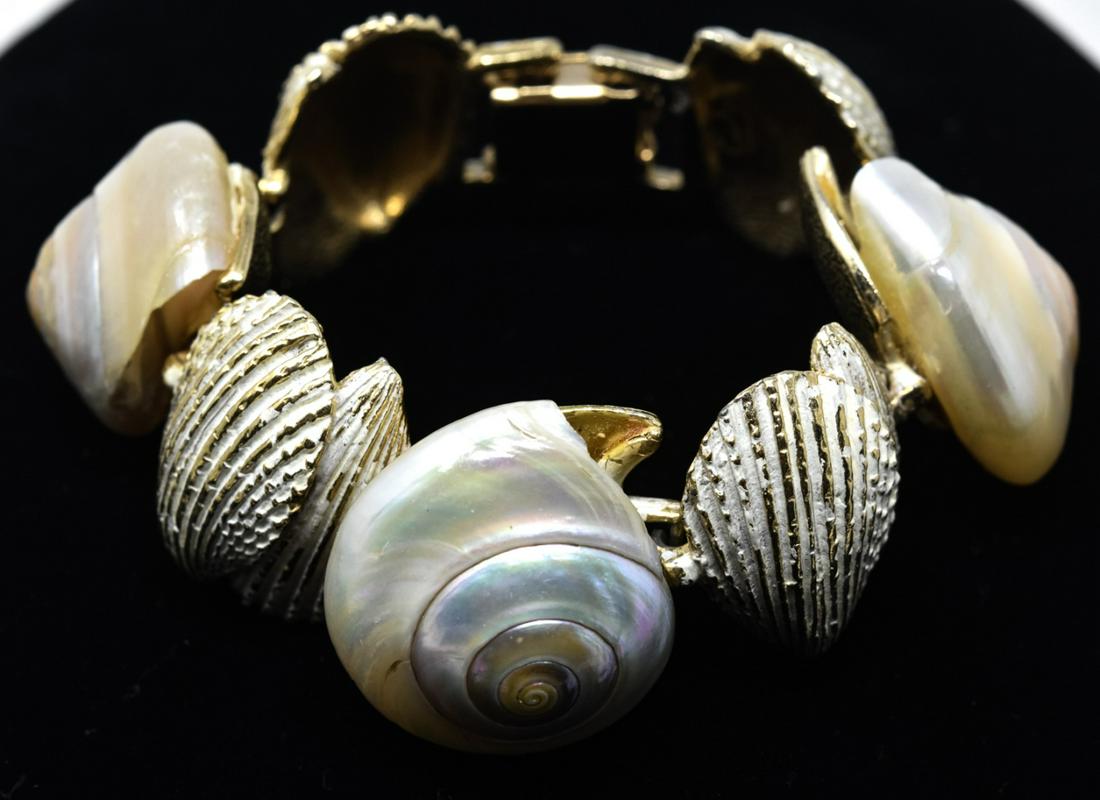 Capri Gilt Metal & Natural Shell Bracelet (1 of 6)