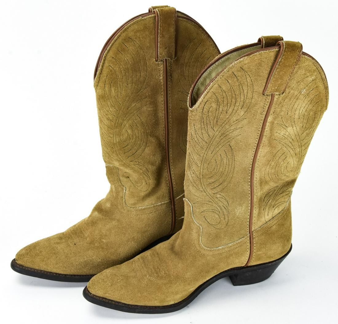 Womens Size 8 Laredo Tan Suede Cowboy Boots: Womens Size 8 Laredo Tan Suede Cowboy Boots.