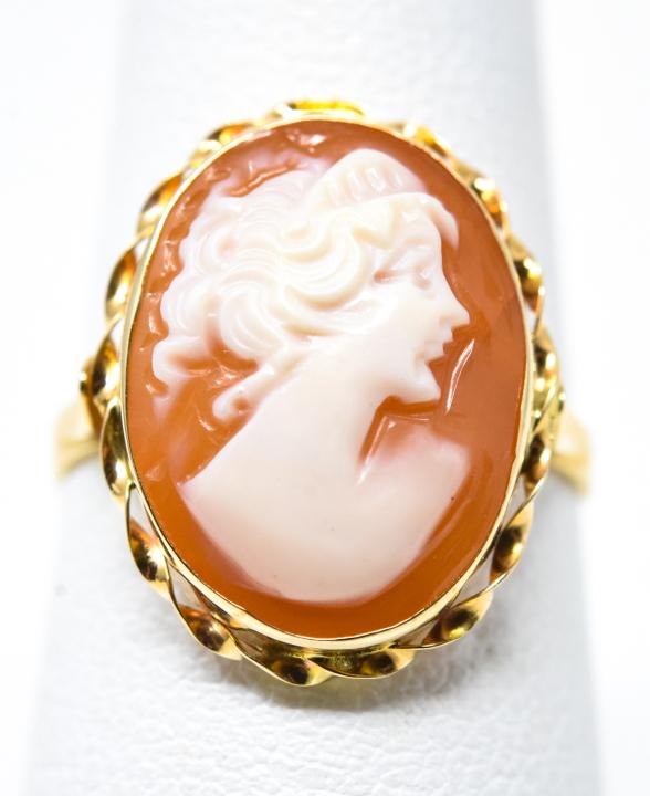 Vintage 14k Yellow Gold Cameo Ring (1 of 5)