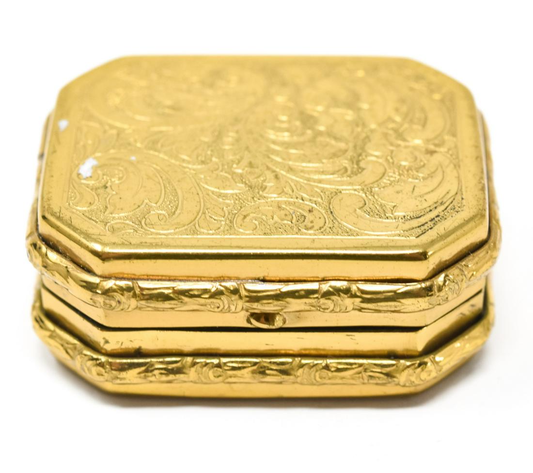 Vintage Gilt Ormolu Snuff or Pill Miniature Box (1 of 5)