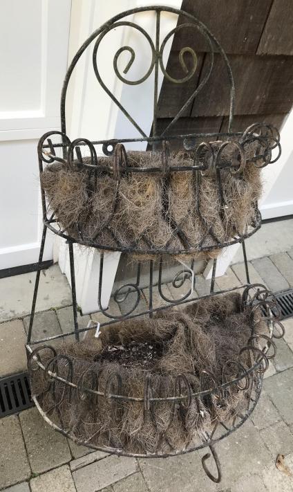 Wrought Iron Wall Mount Planter (1 of 3)