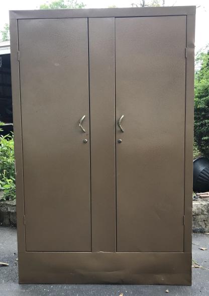 Mid Century Vintage Metal Storage Cabinet (1 of 5)