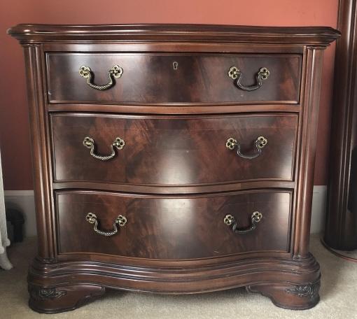 Pair Thomasville French Country Carved Nite Stands: Pair Thomasville French Country Carved Nite Stands. Book matched flame mahogany wood facade and banded surface. 32 inches x 35 inches x 19 inches