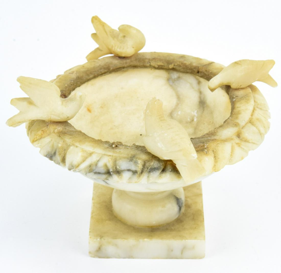 Antique Marble Italian Grand Tour Dove's of Pliny: Antique Italian Grand Tour Dove's of Pliny Statue. Carved marble compote with four doves. Measures 4 x 5 inches.